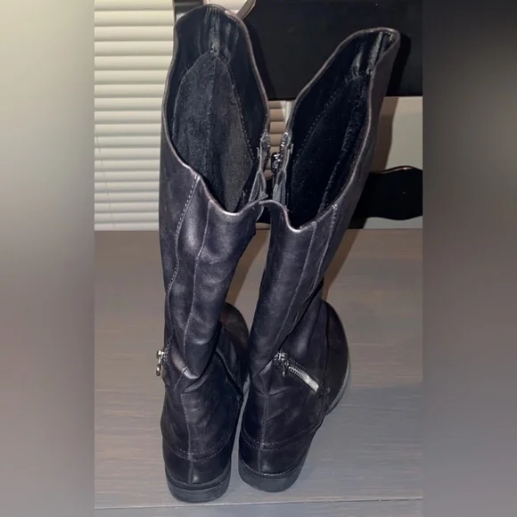 Leather Boots - Picture 3 of 3